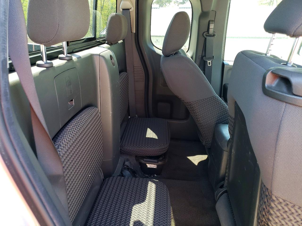 2010 NISSAN FRONTIER