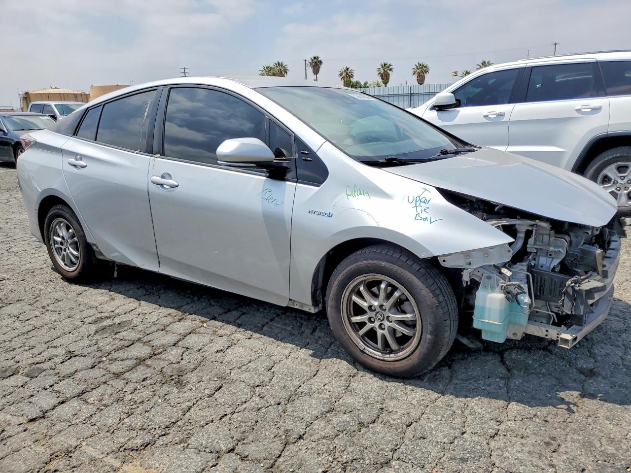 2017 TOYOTA PRIUS