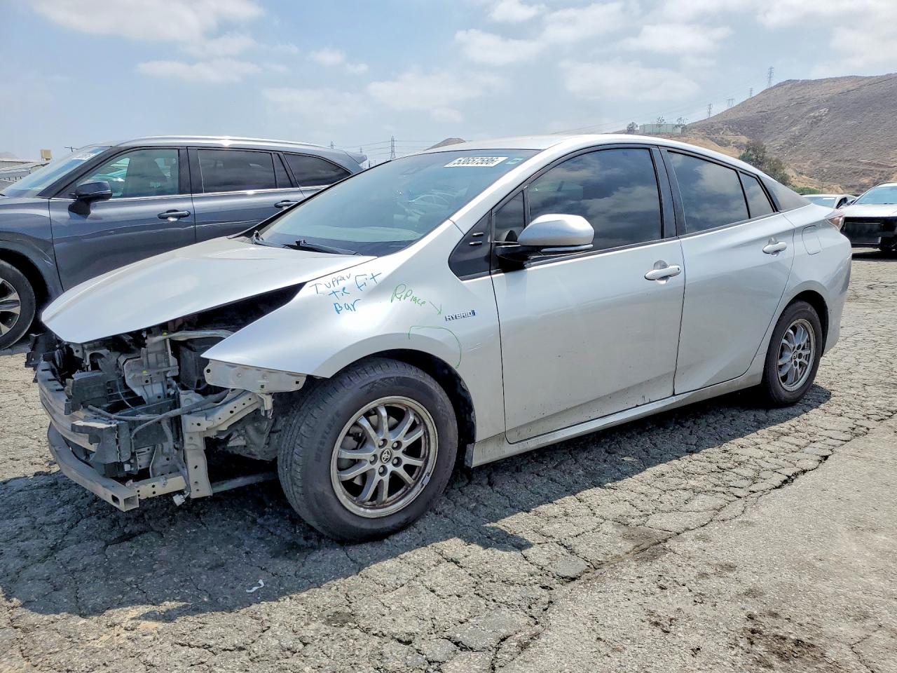2017 TOYOTA PRIUS