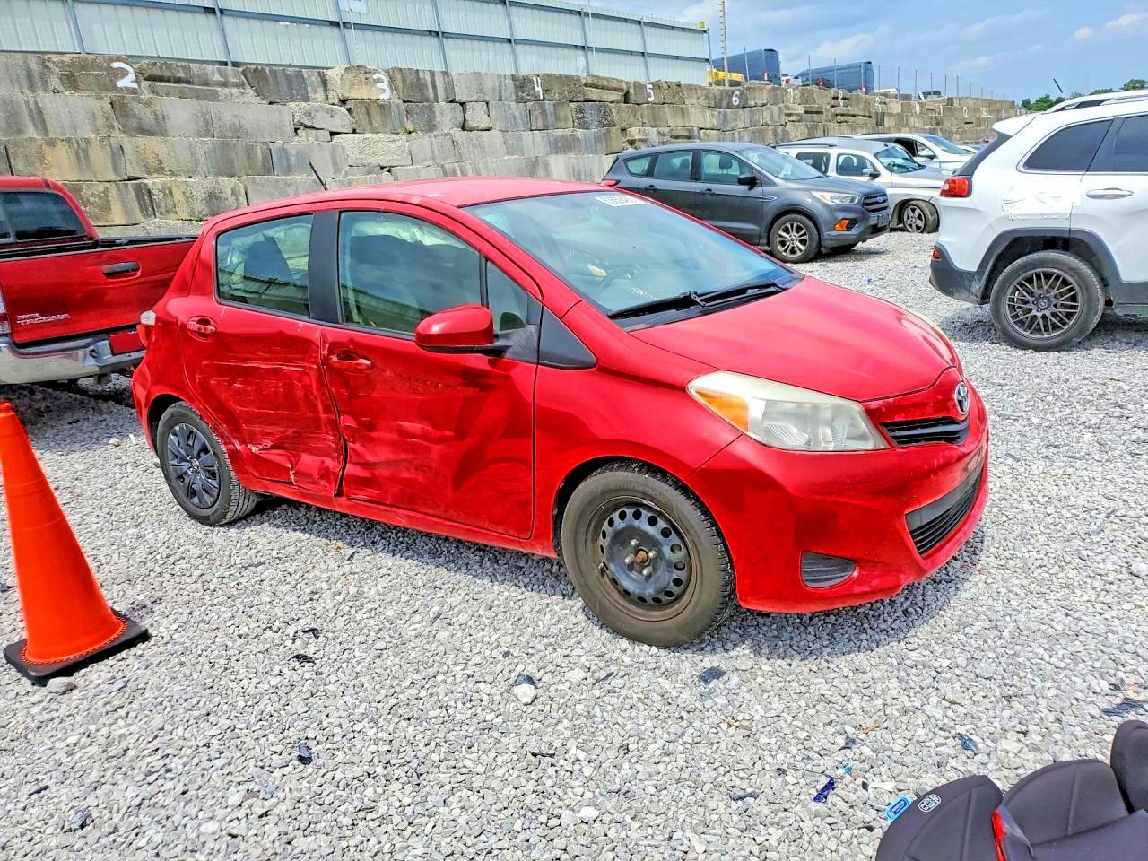 2013 TOYOTA YARIS