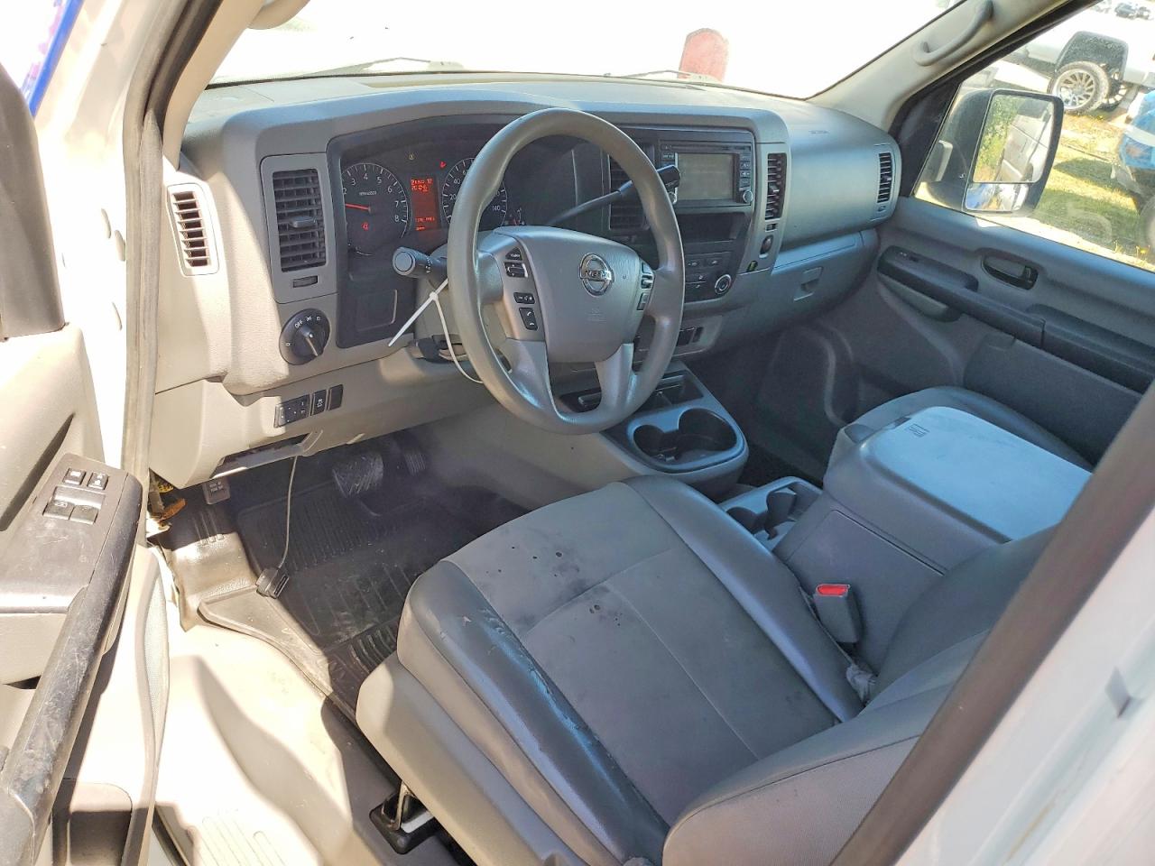 2016 NISSAN NV