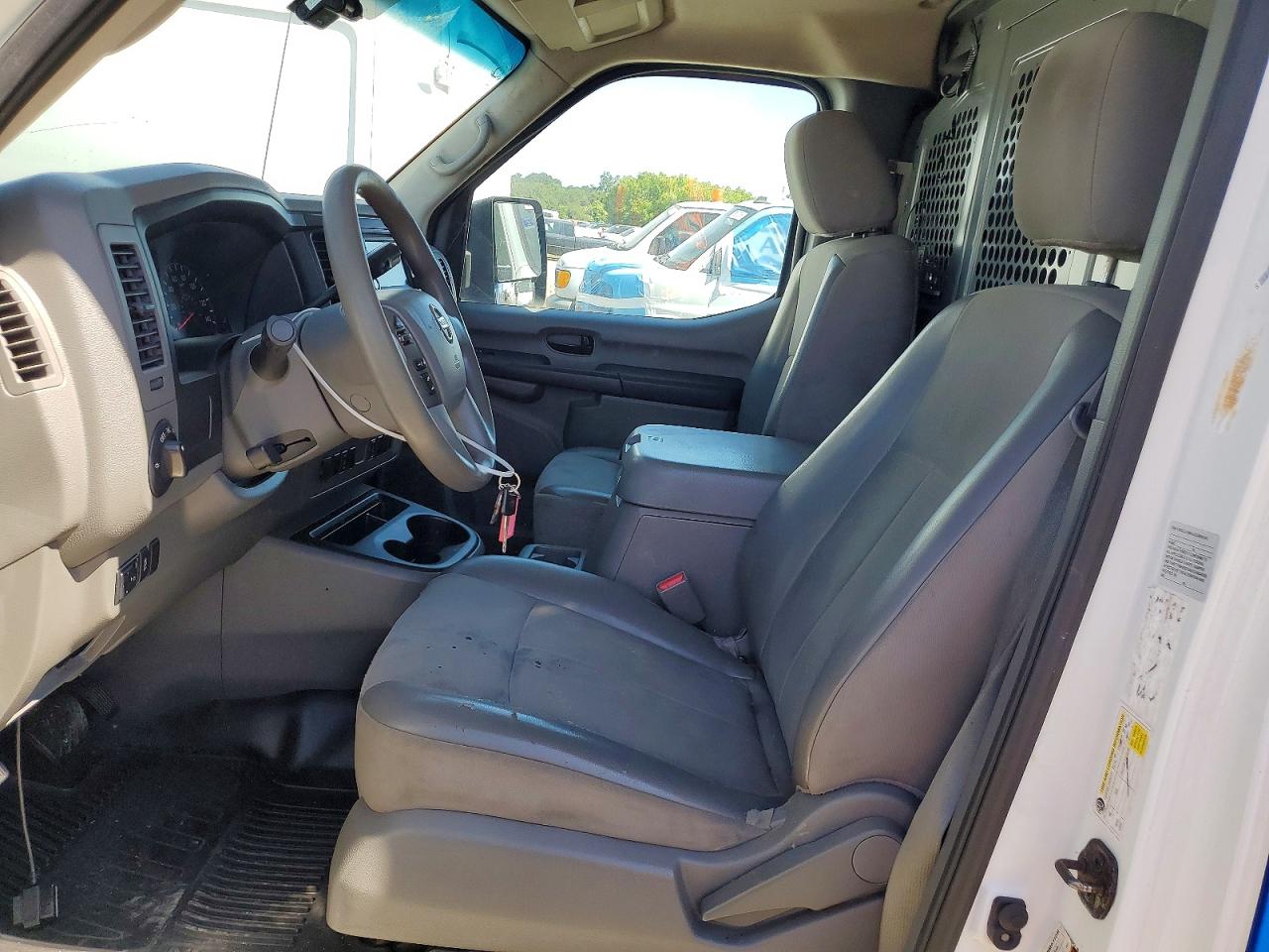 2016 NISSAN NV
