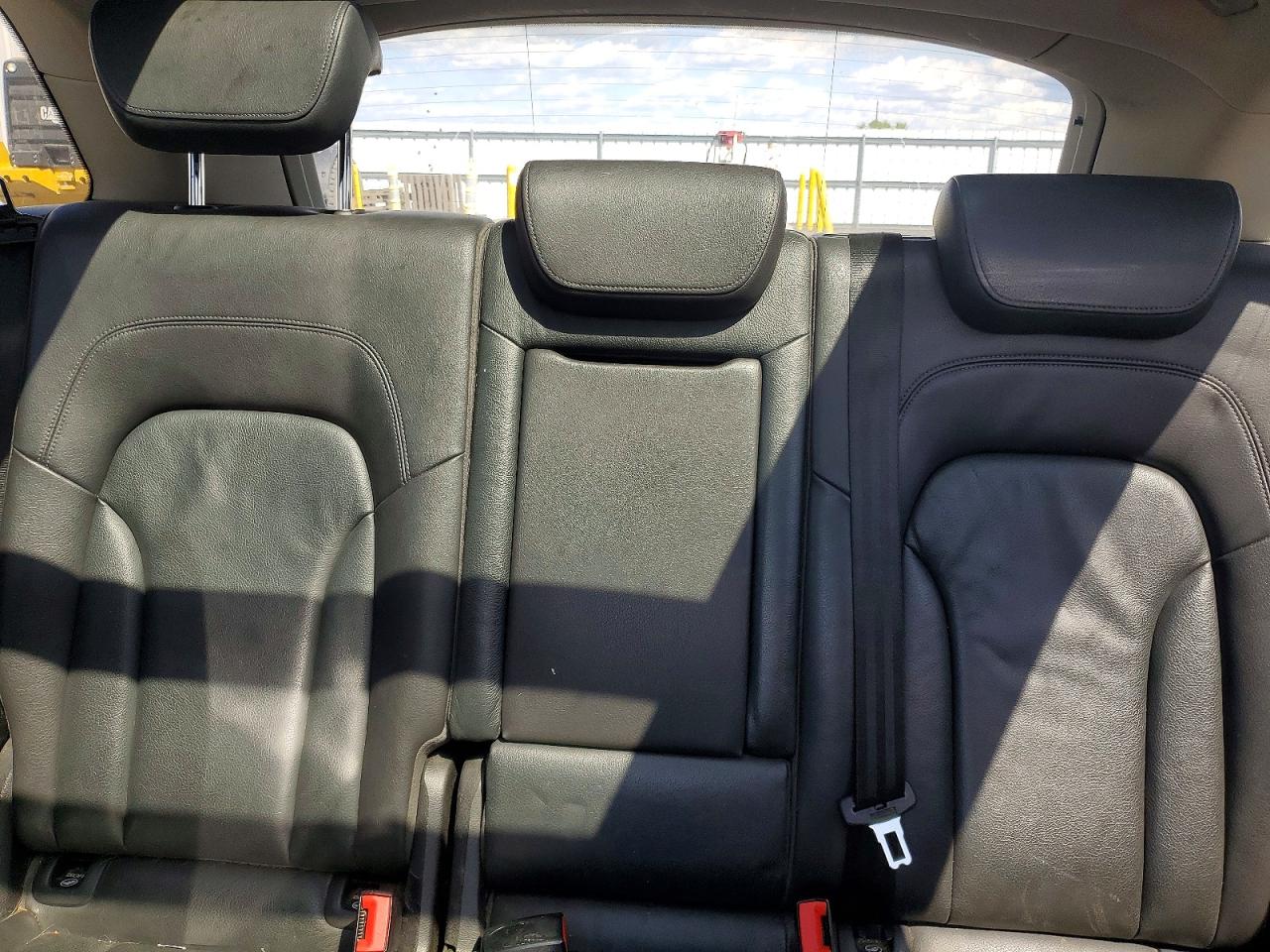 2010 AUDI Q5