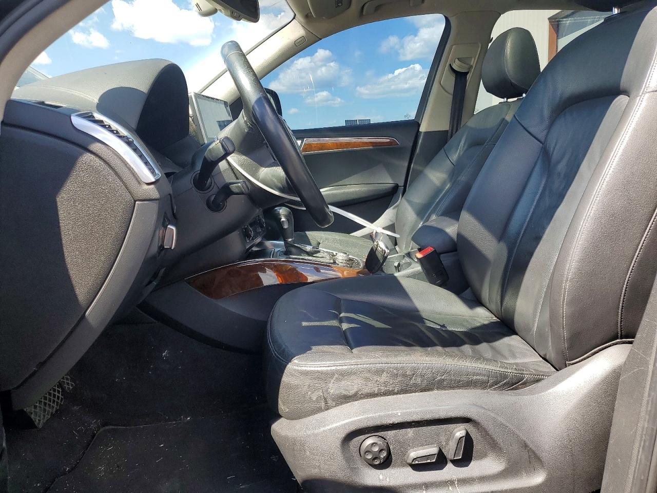 2010 AUDI Q5