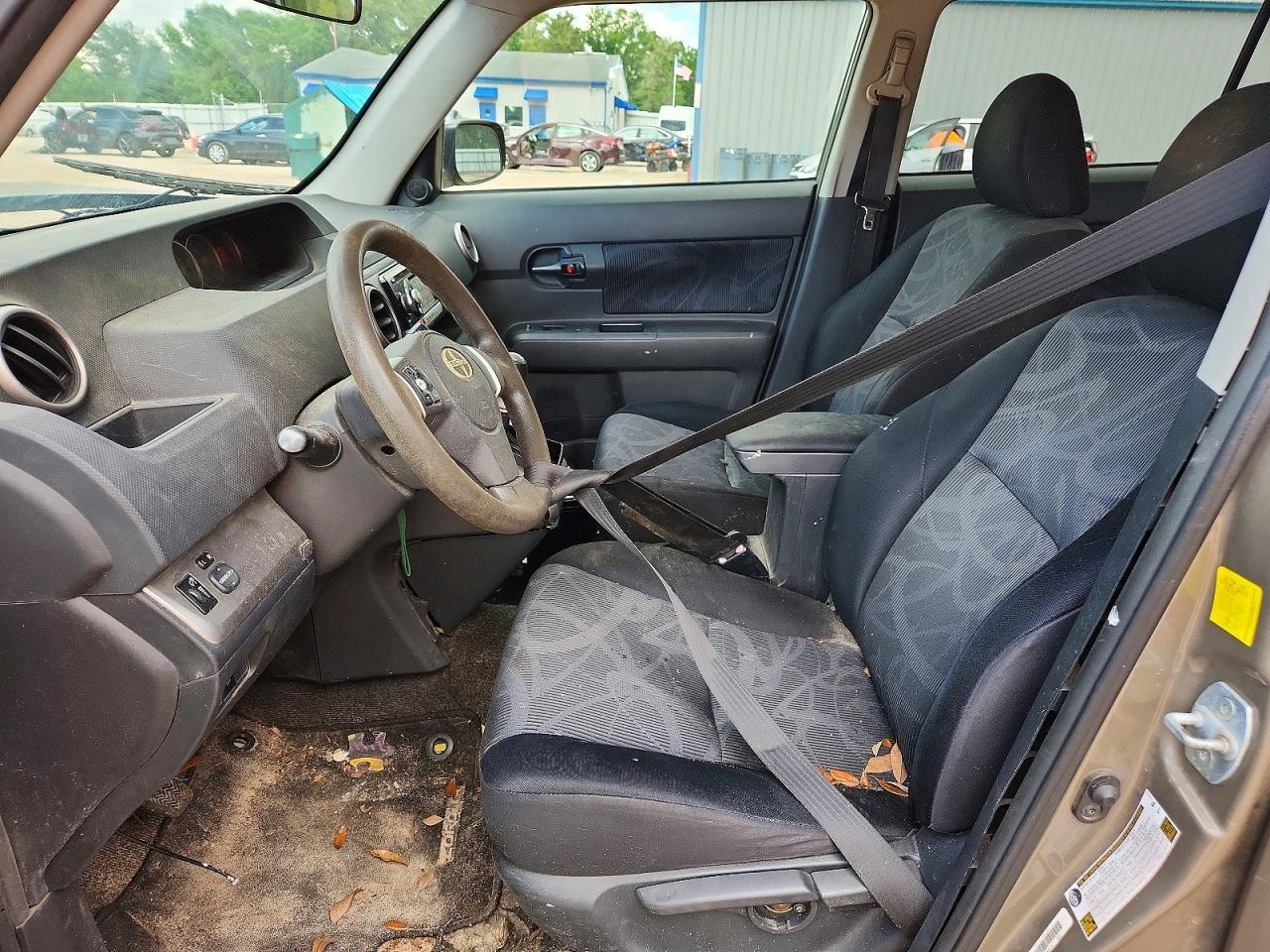 2011 TOYOTA SCION