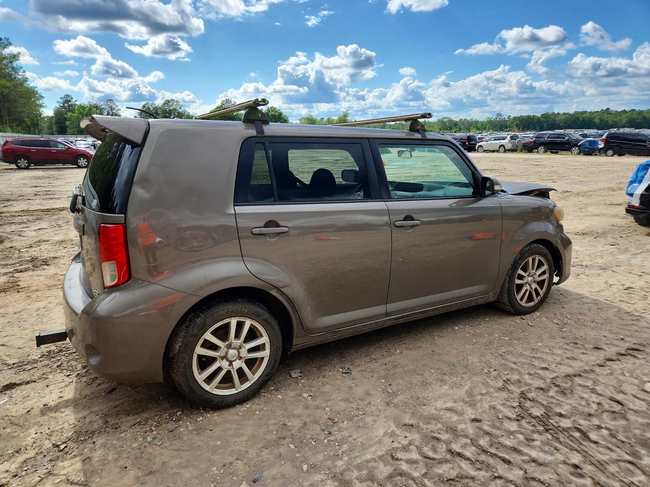 2011 TOYOTA SCION