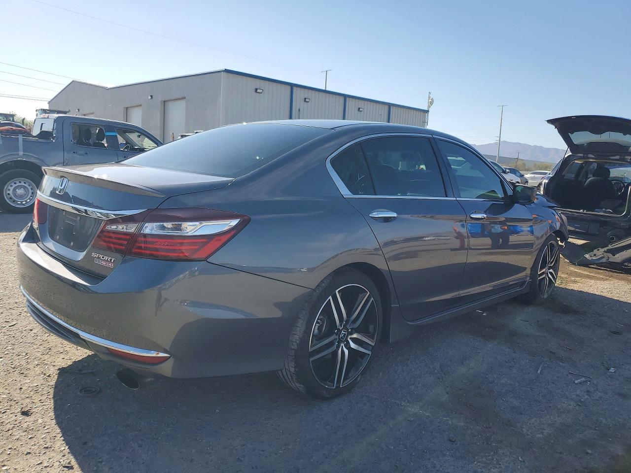 2017 HONDA ACCORD