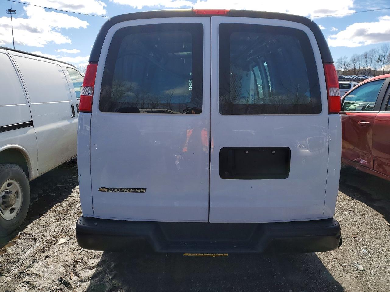 2024 CHEVROLET EXPRESS