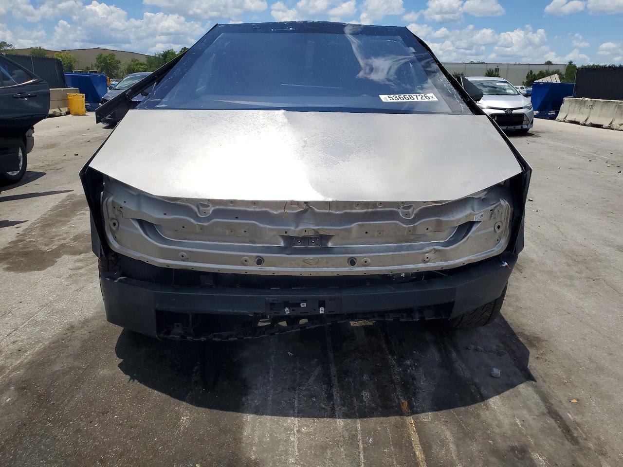 2025 TESLA CYBERTRUCK