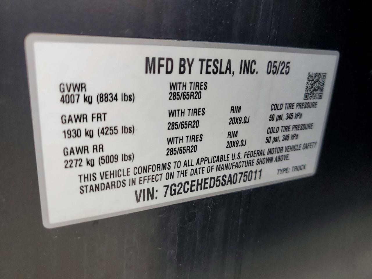 2025 TESLA CYBERTRUCK