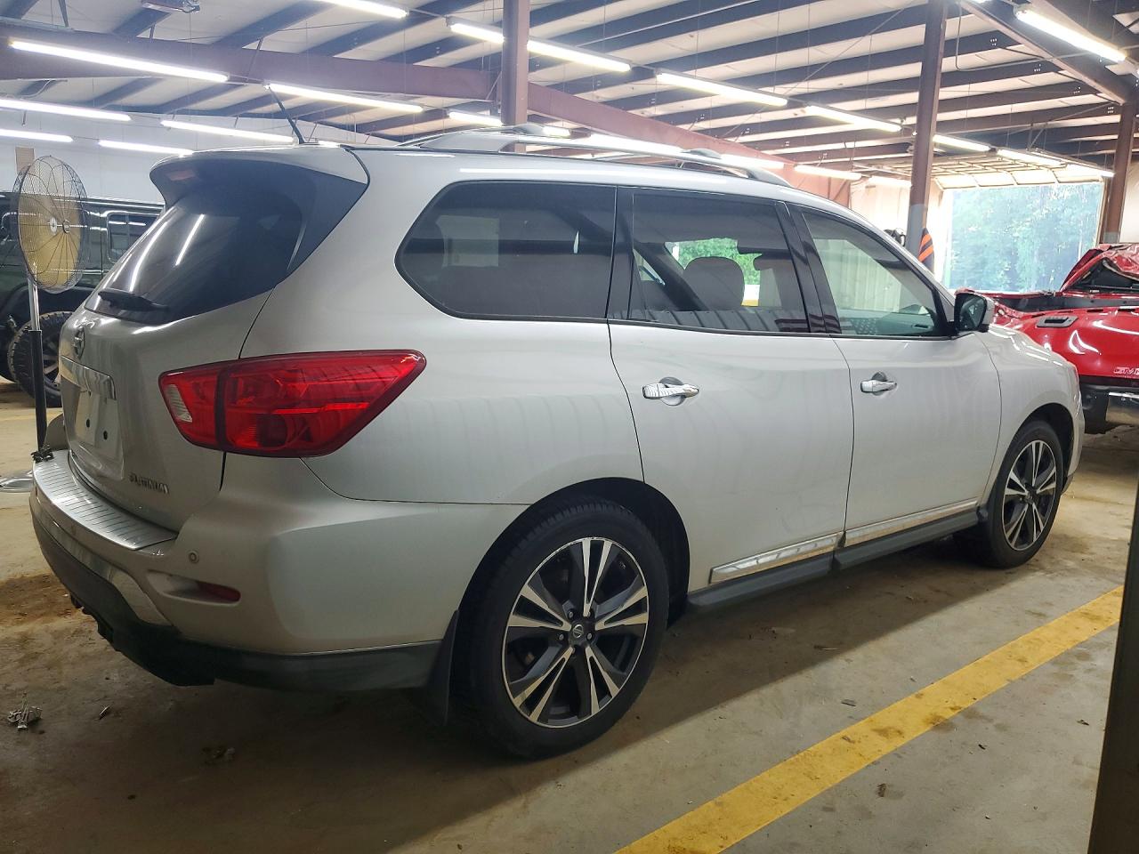 2017 NISSAN PATHFINDER