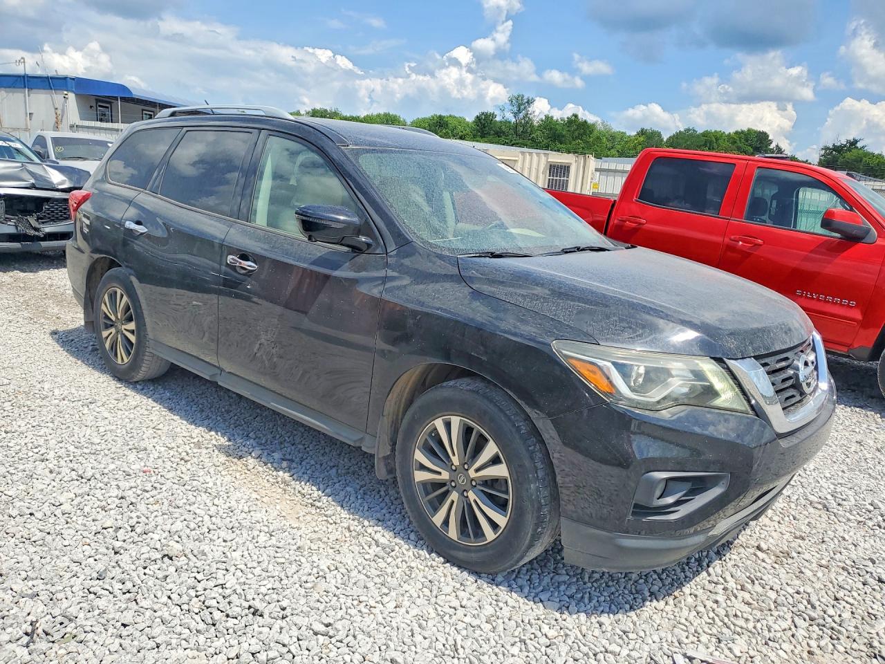 2017 NISSAN PATHFINDER