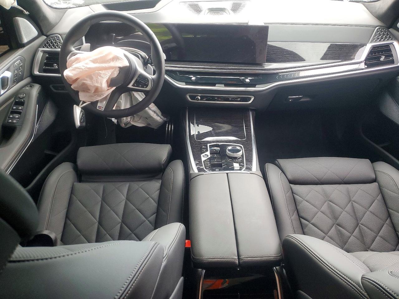 2026 BMW X7