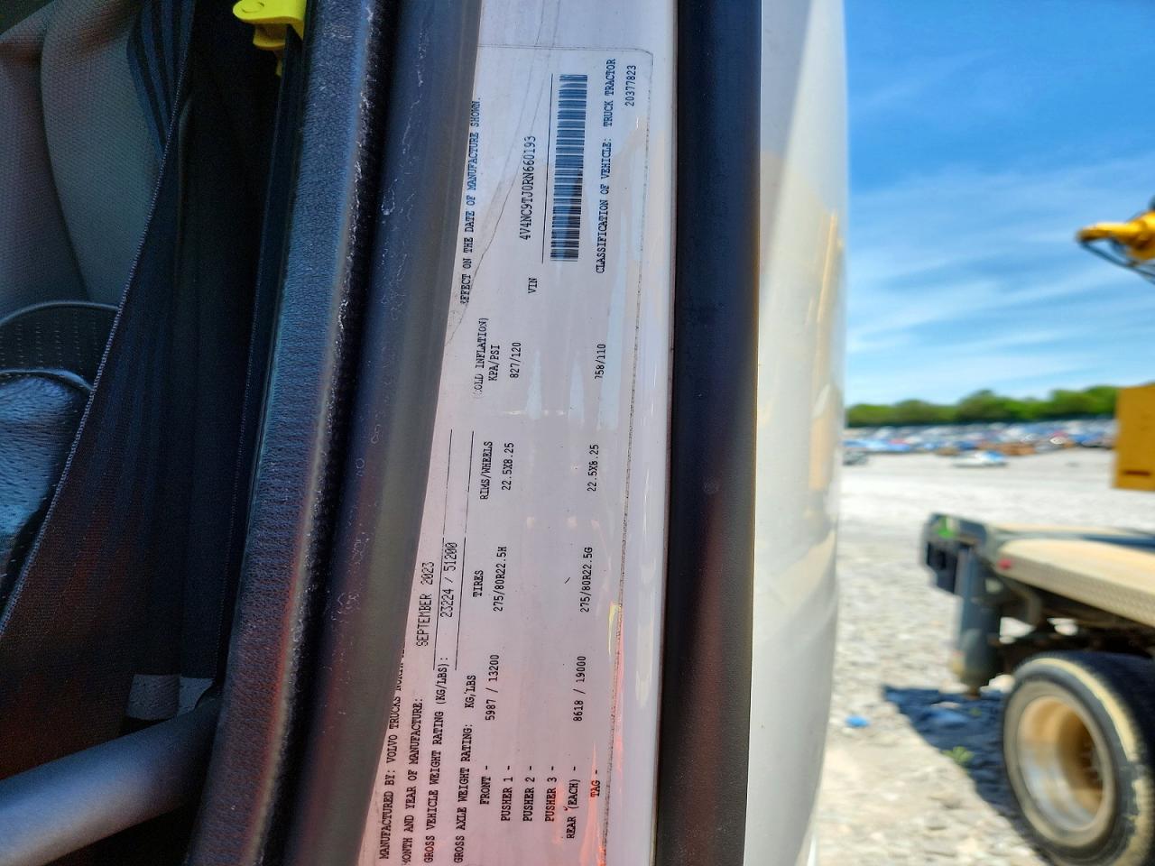 2024 VOLVO VN