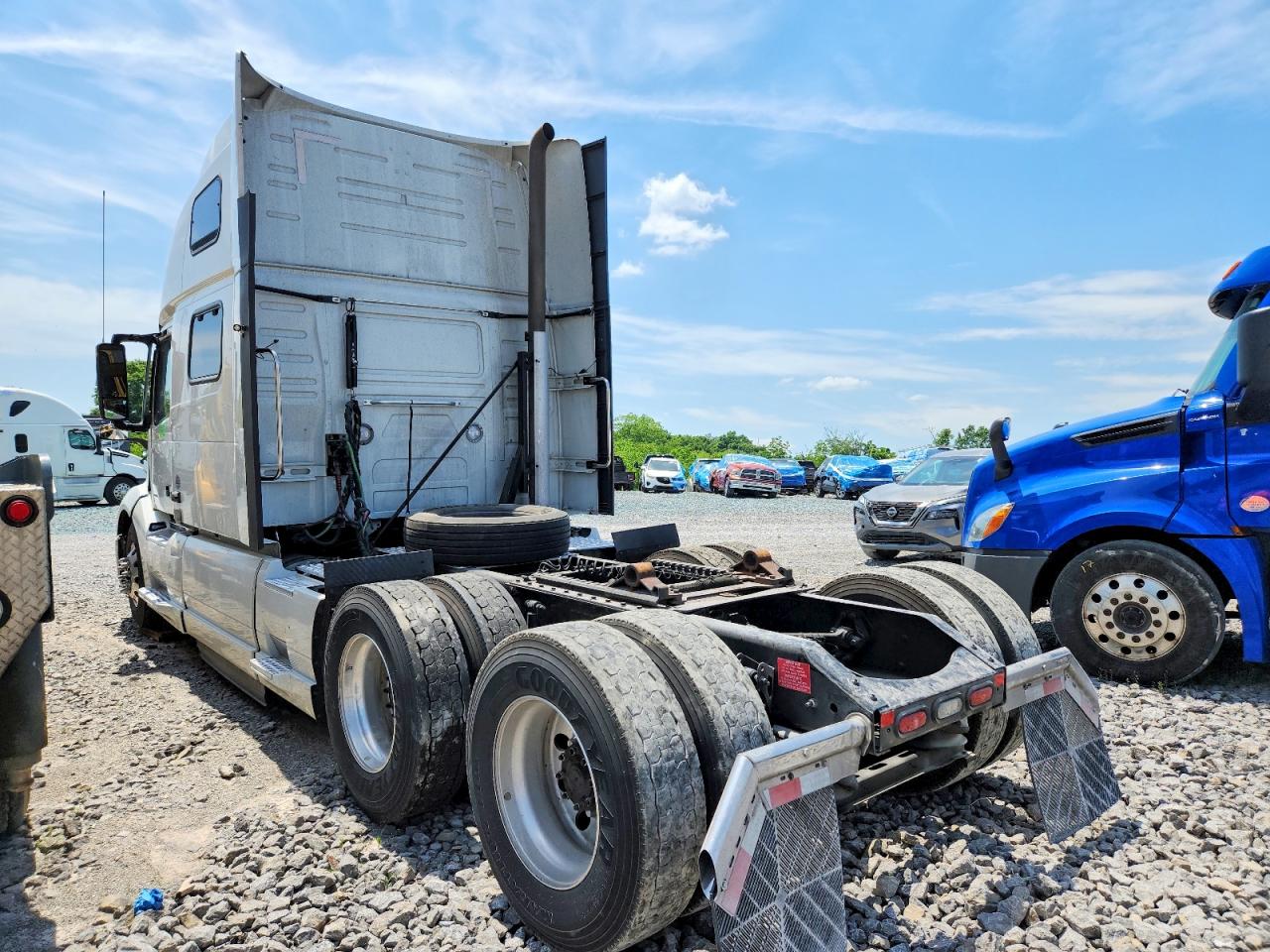 2024 VOLVO VN