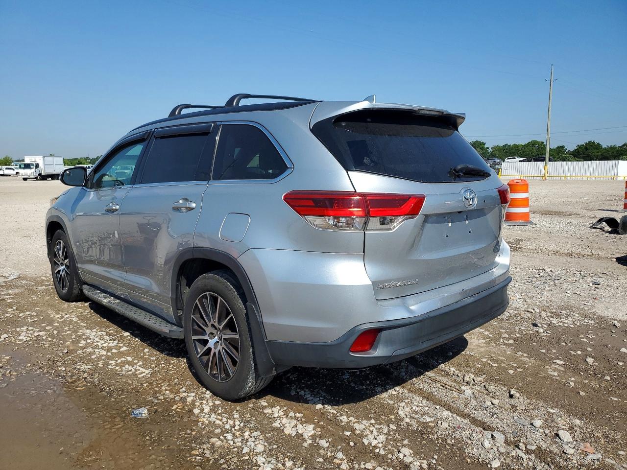 2017 TOYOTA HIGHLANDER