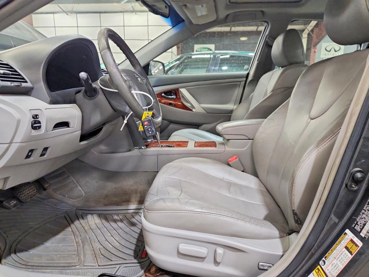 2011 TOYOTA CAMRY