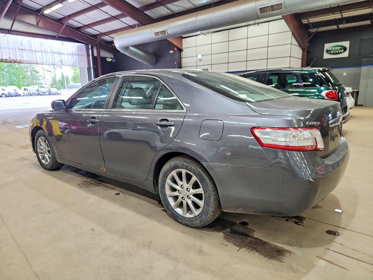 2011 TOYOTA CAMRY