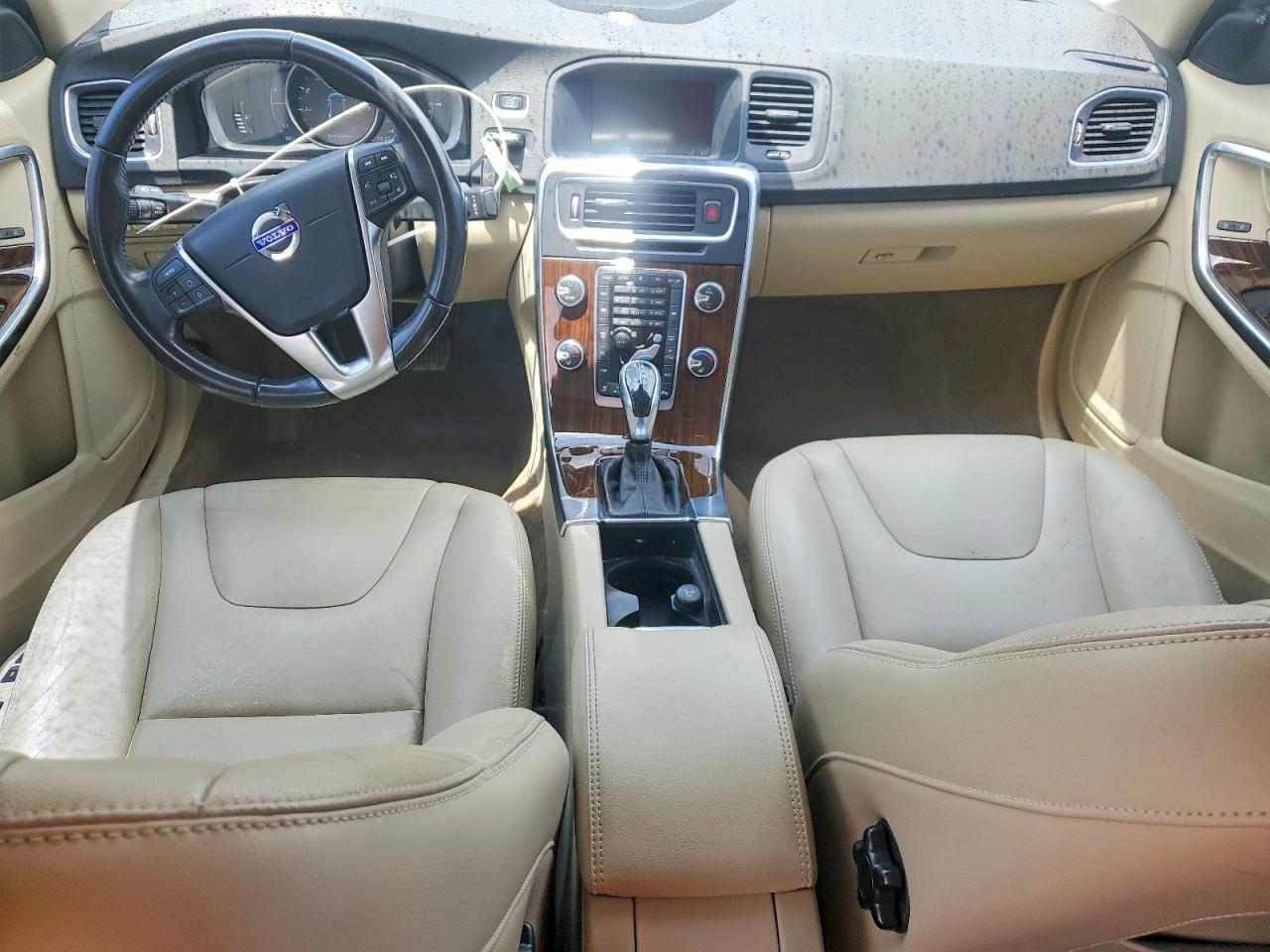 2015 VOLVO S60
