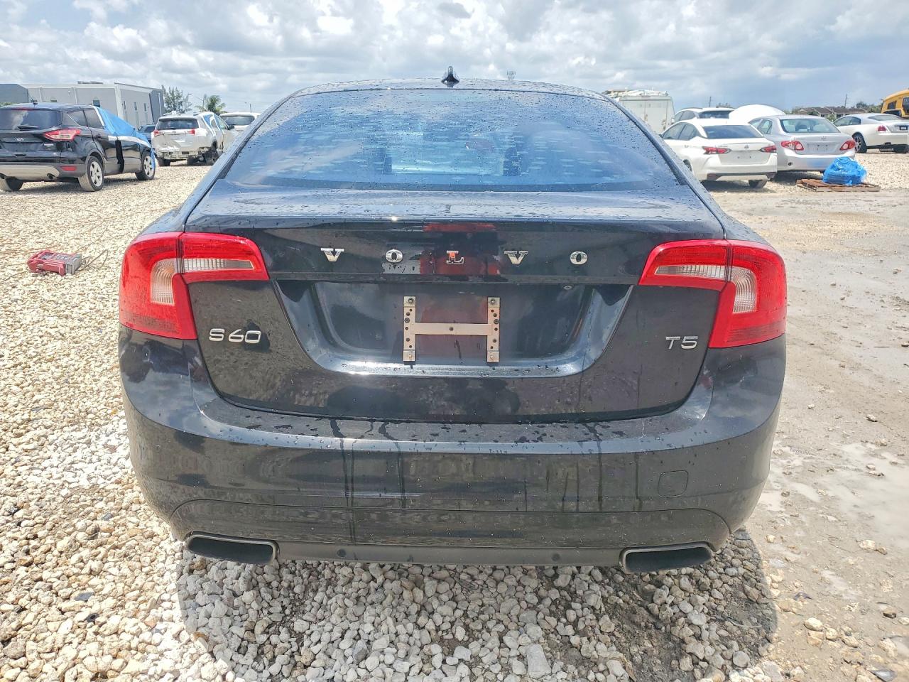 2015 VOLVO S60