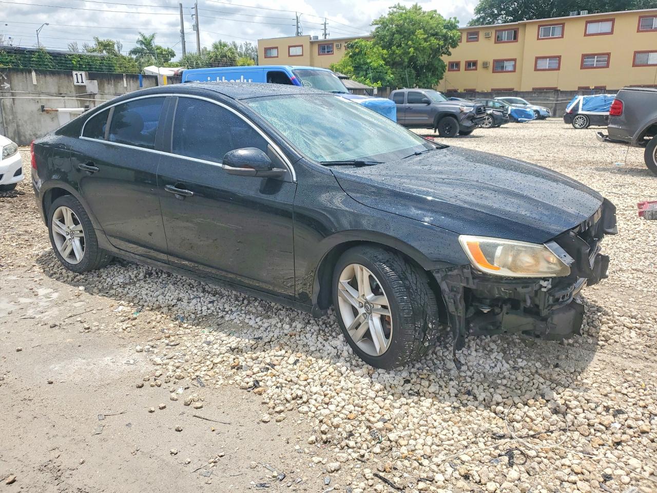 2015 VOLVO S60