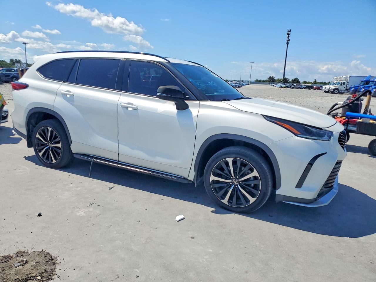 2021 TOYOTA HIGHLANDER