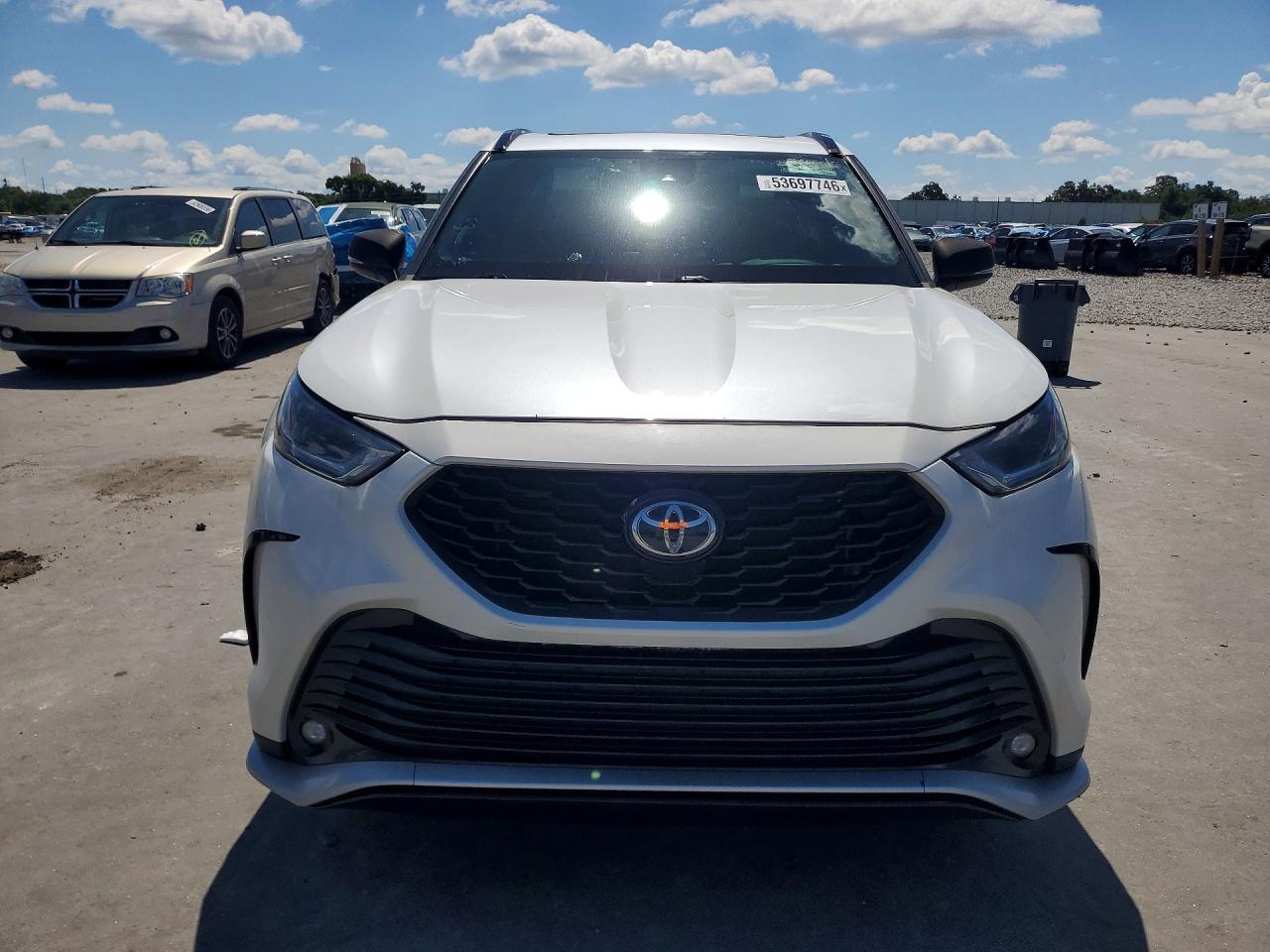 2021 TOYOTA HIGHLANDER