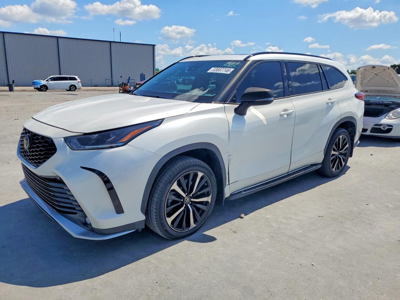 2021 TOYOTA HIGHLANDER