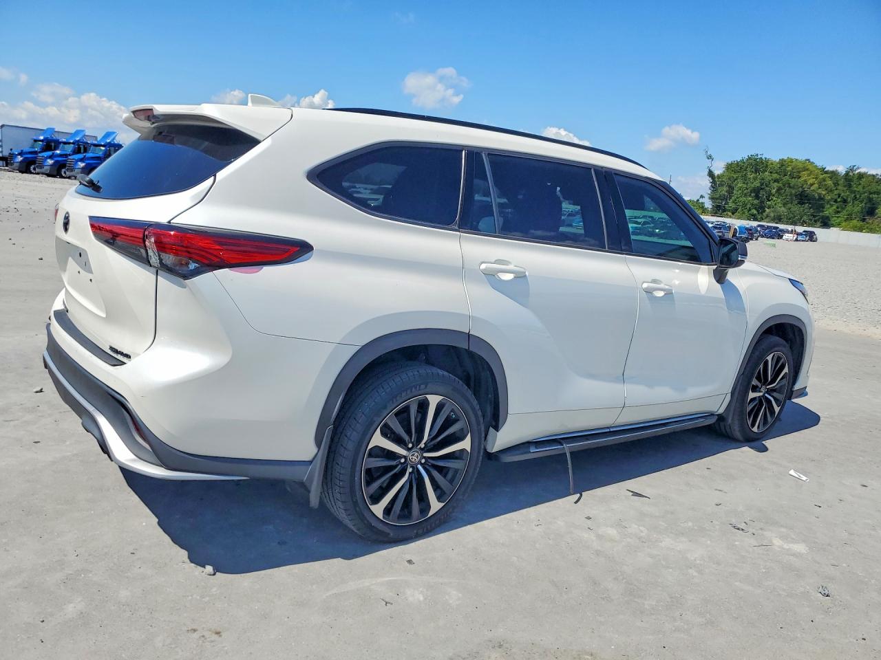 2021 TOYOTA HIGHLANDER