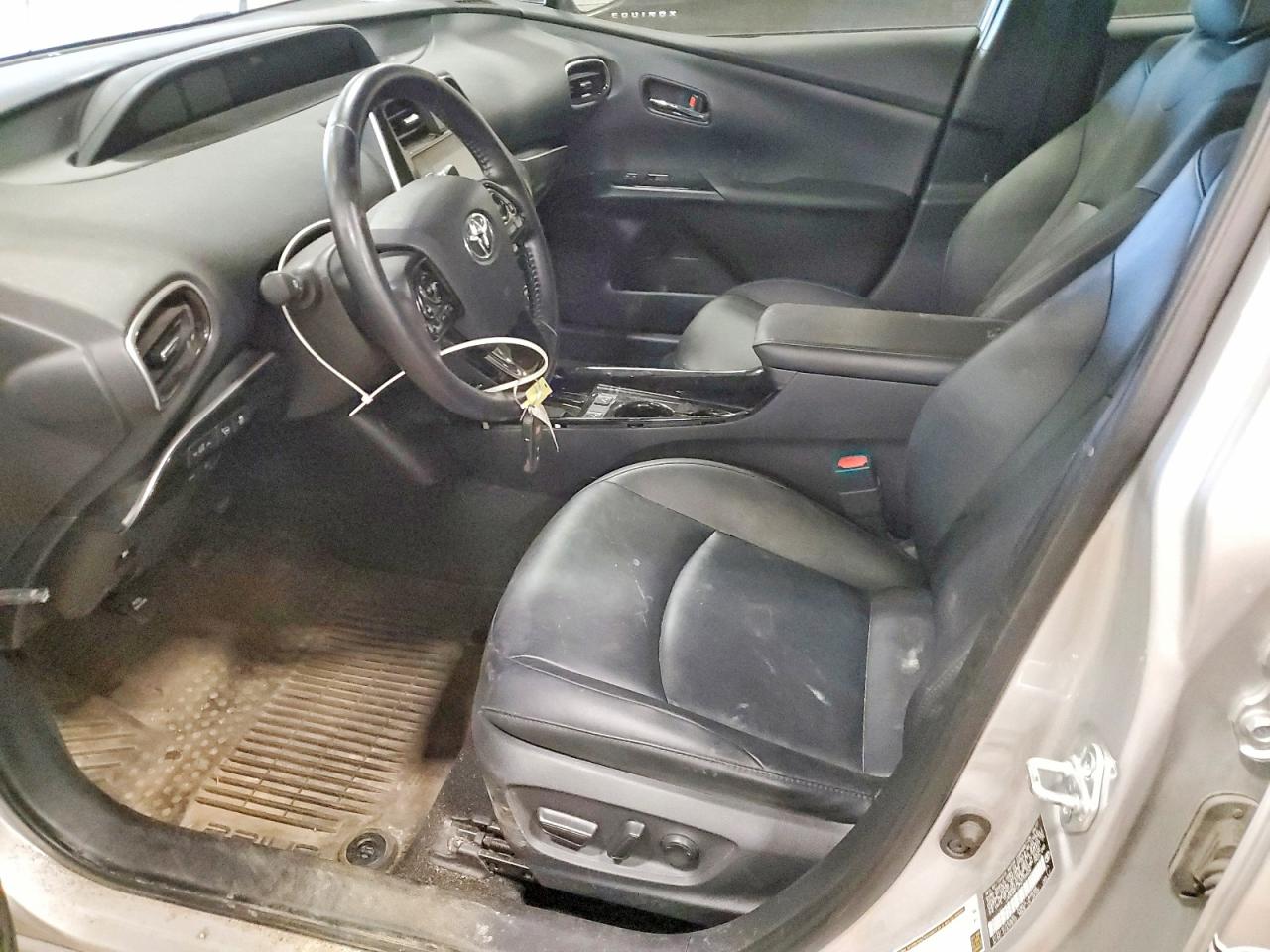 2022 TOYOTA PRIUS