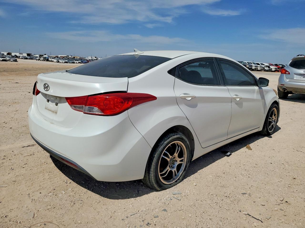 2013 HYUNDAI ELANTRA