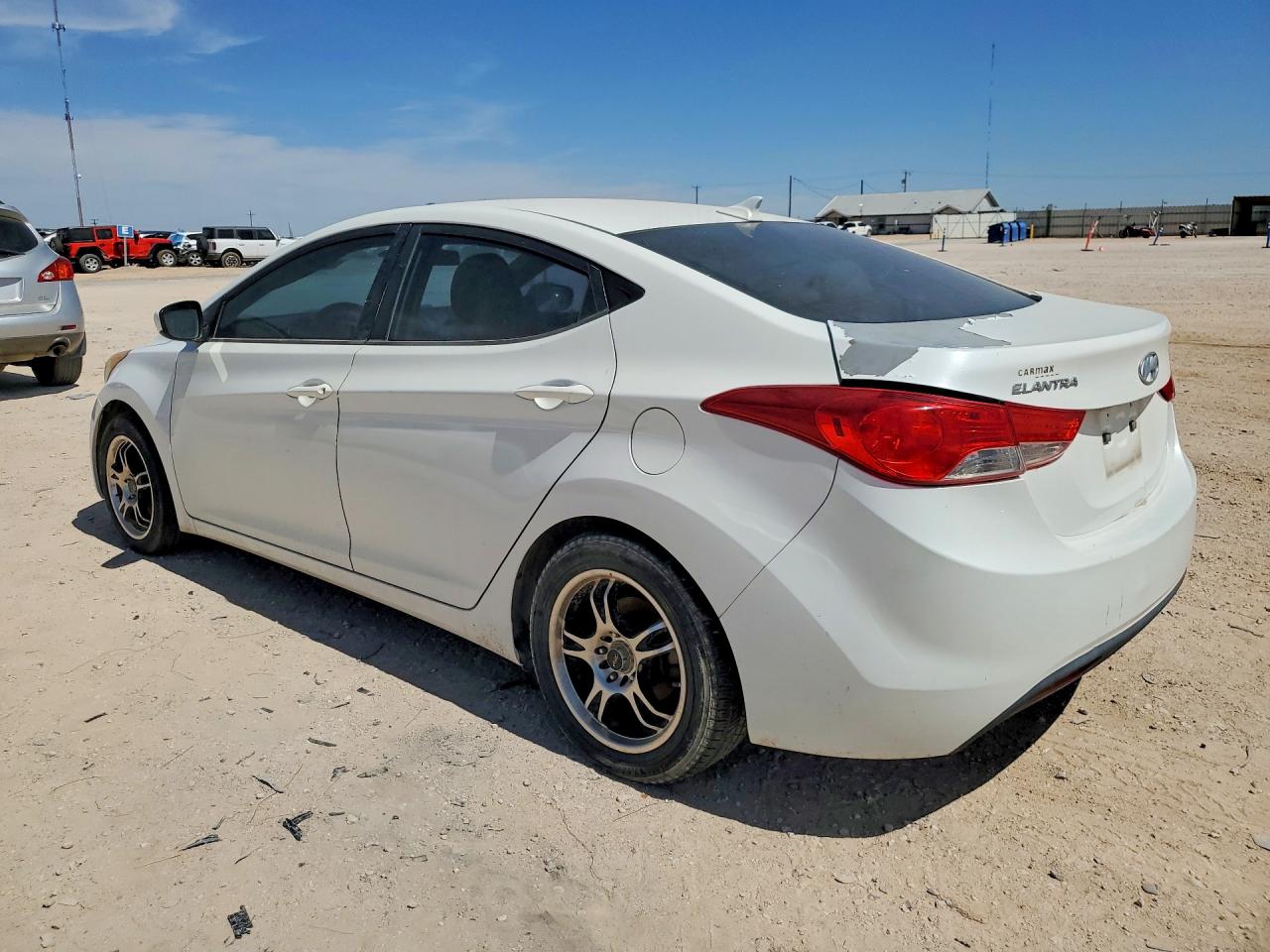 2013 HYUNDAI ELANTRA