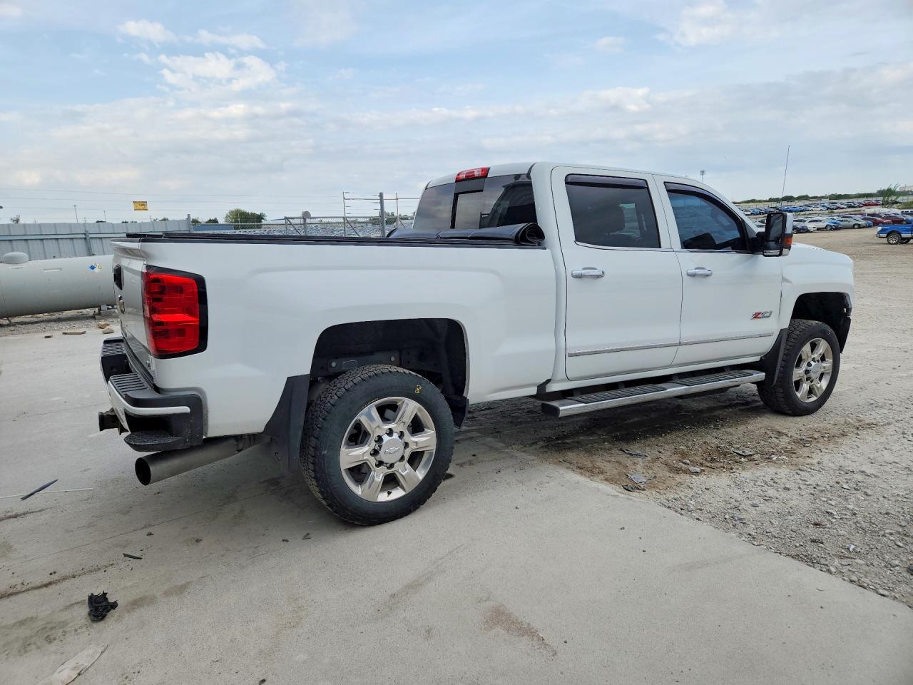2017 CHEVROLET SILVERADO