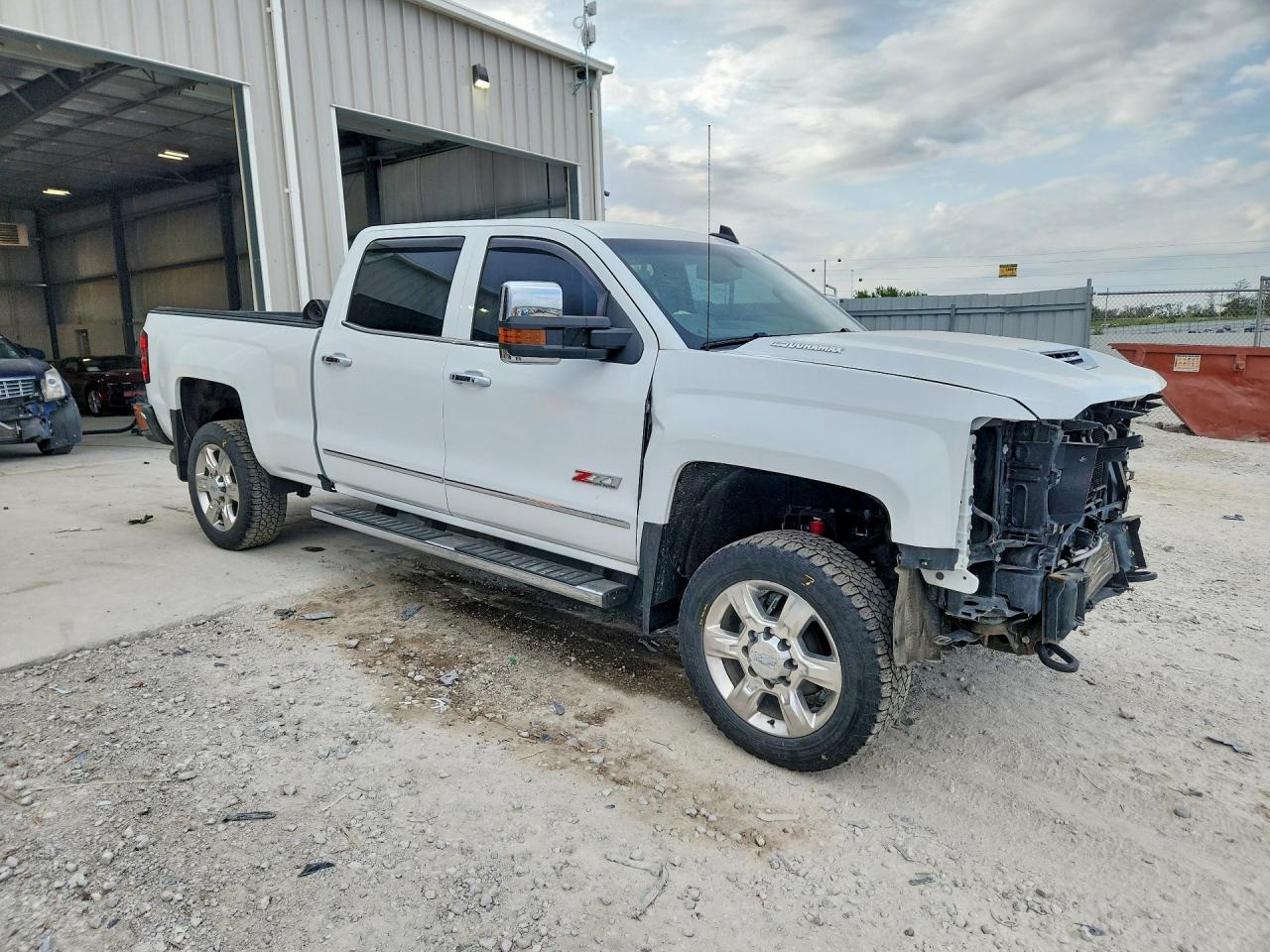 2017 CHEVROLET SILVERADO