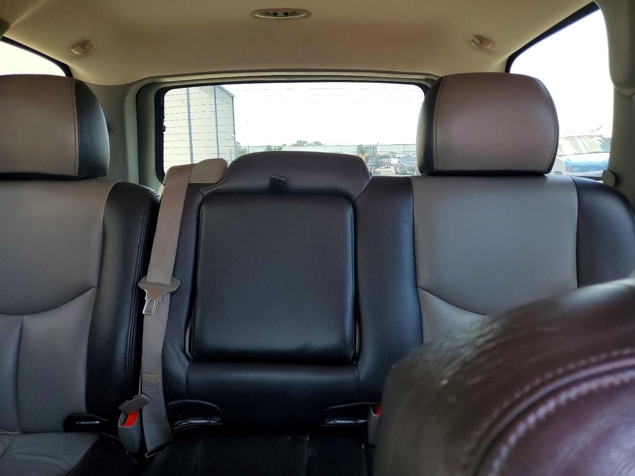 2004 CHEVROLET TAHOE