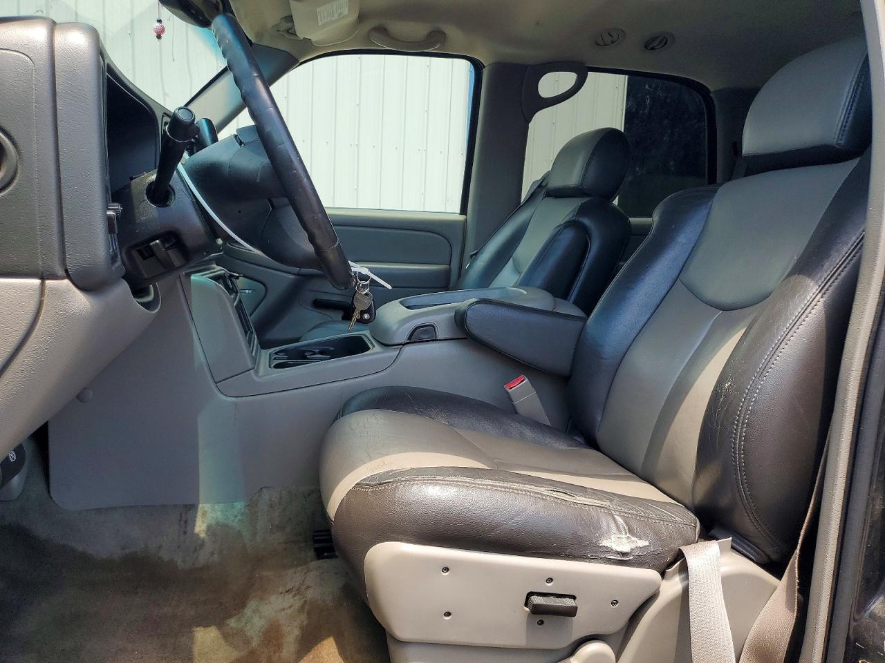 2004 CHEVROLET TAHOE