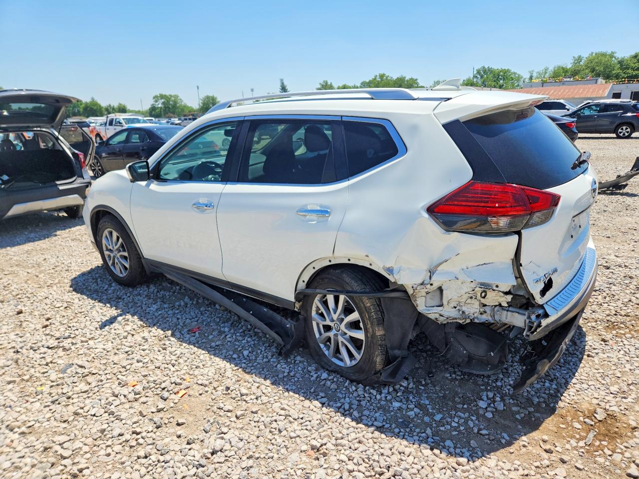 2017 NISSAN ROGUE