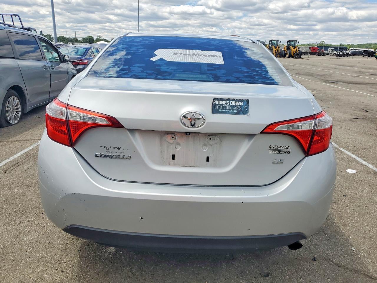 2015 TOYOTA COROLLA