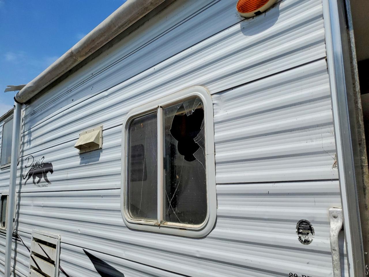 2004 VANGUARD TRAILER