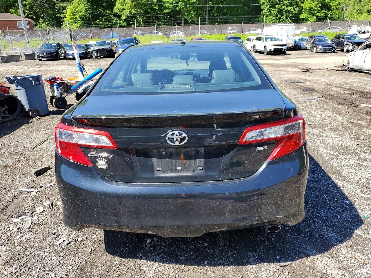 2014 TOYOTA CAMRY