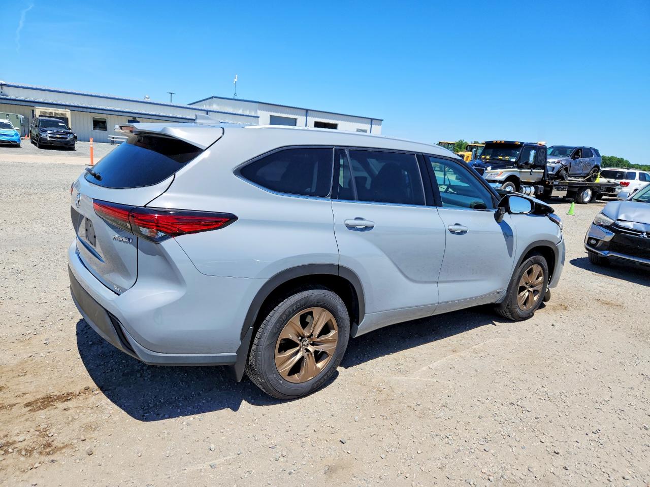 2022 TOYOTA HIGHLANDER