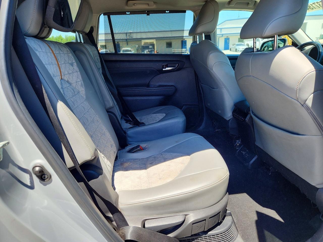 2022 TOYOTA HIGHLANDER