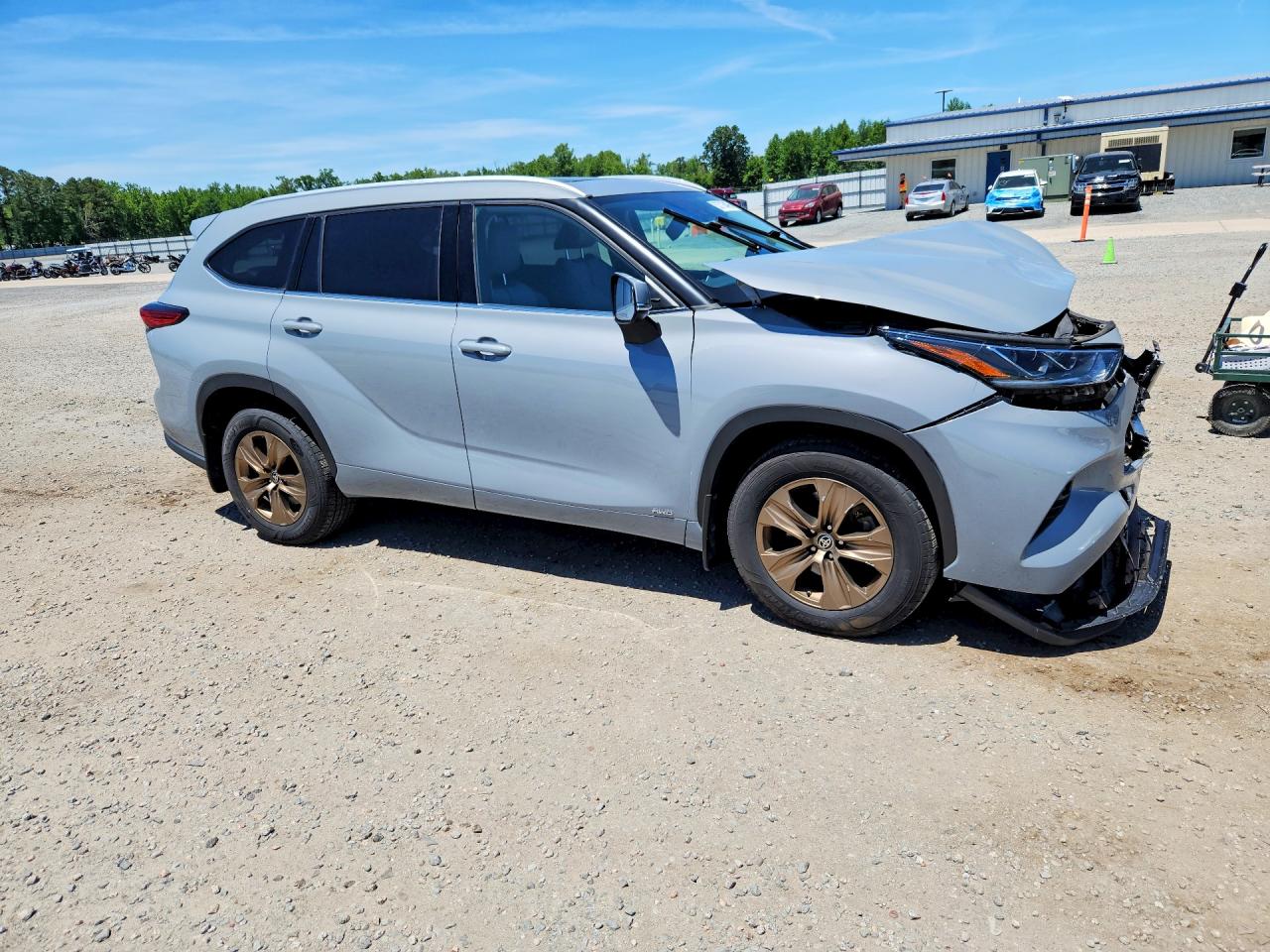 2022 TOYOTA HIGHLANDER
