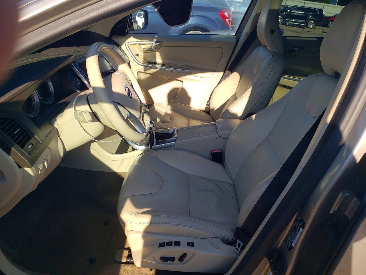 2013 VOLVO XC60