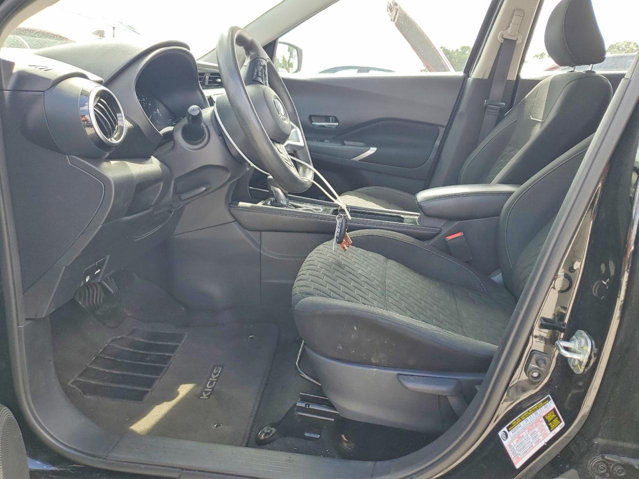 2021 NISSAN KICKS
