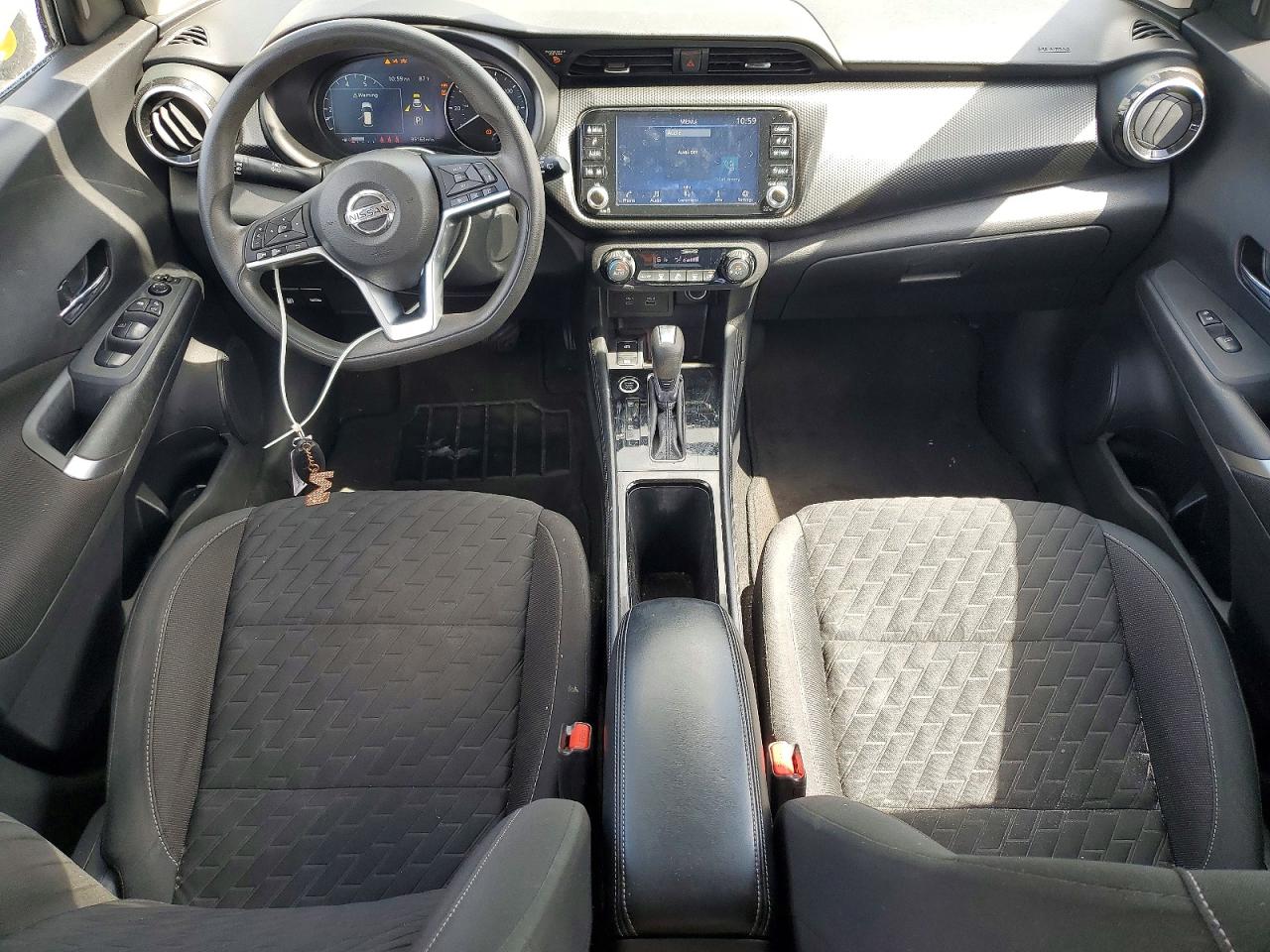 2021 NISSAN KICKS