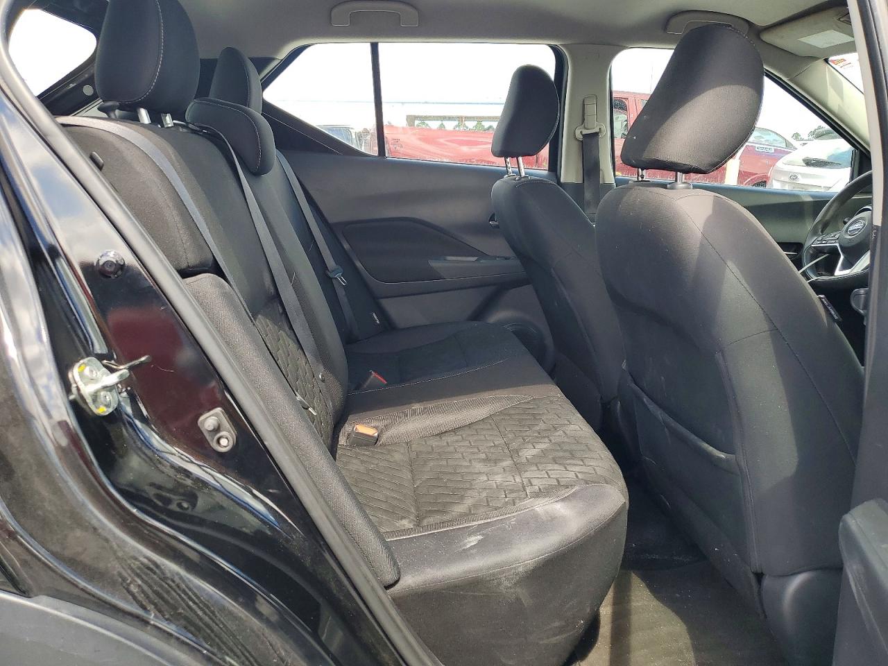 2021 NISSAN KICKS