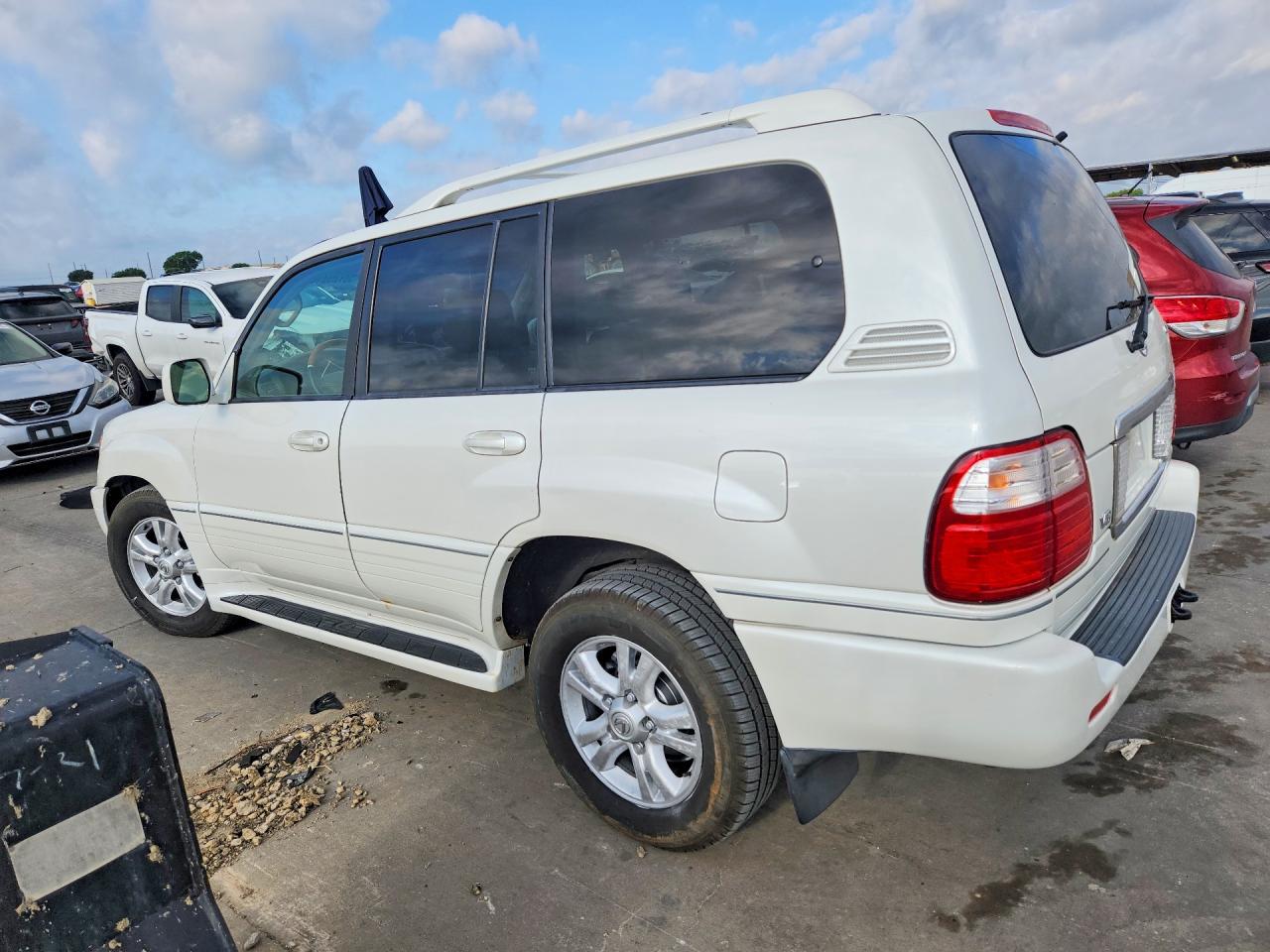 2004 LEXUS LX470