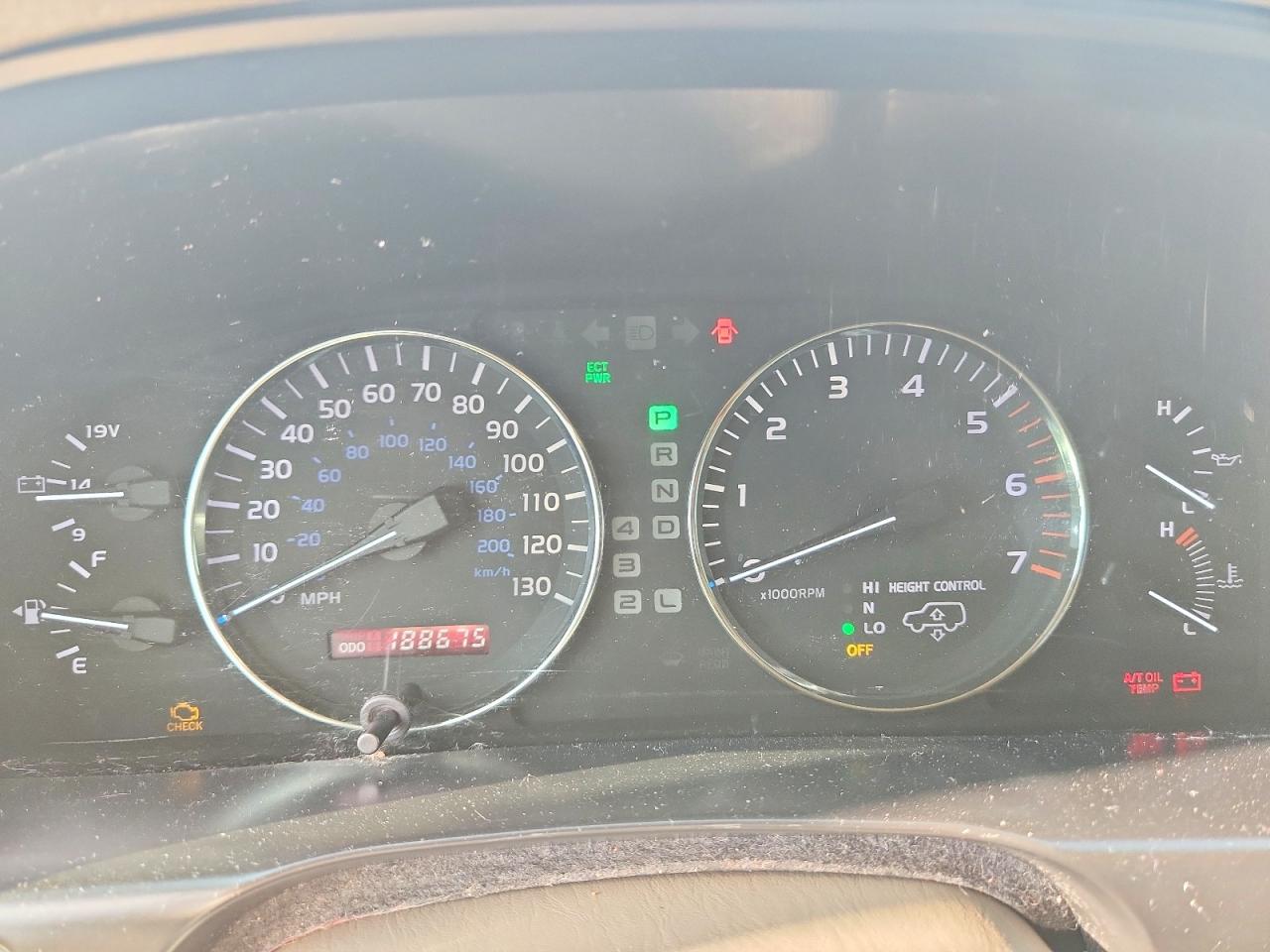 2004 LEXUS LX470
