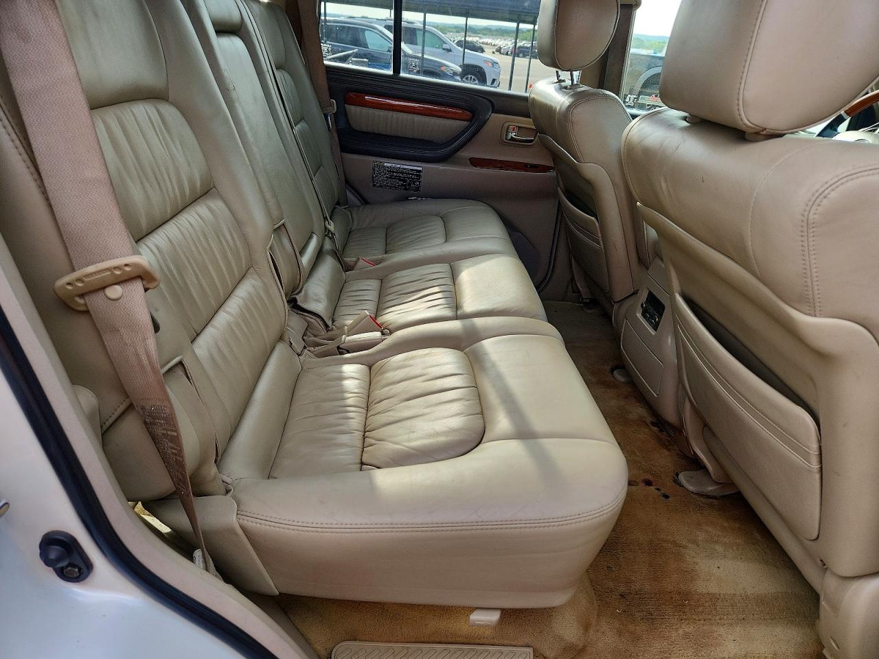 2004 LEXUS LX470